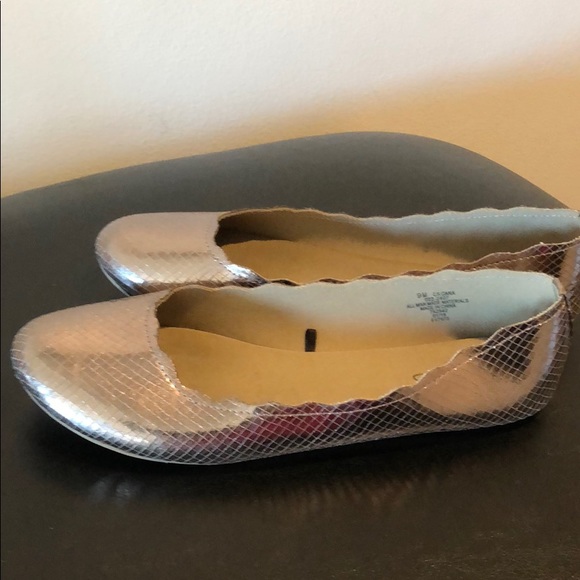 City Streets Metallic Flats - Picture 4 of 5